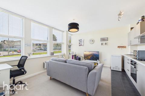 1 bed property, in Crittall Road, £110,000