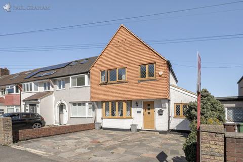4 bed property, in Green Wrythe Lane, £550,000