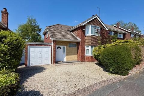 4 bed property, in Parsons Way, £395,000