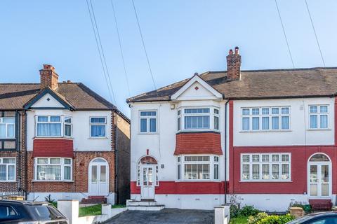 3 bed property, in Penderry Rise, £500,000