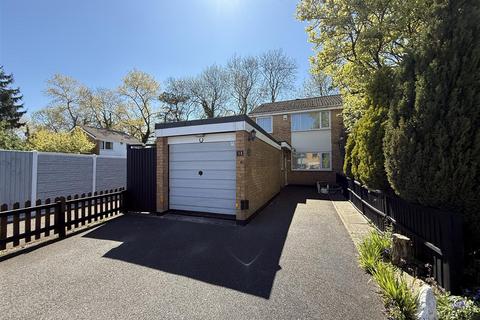 3 bed property, in Milton Crescent, £250,000
