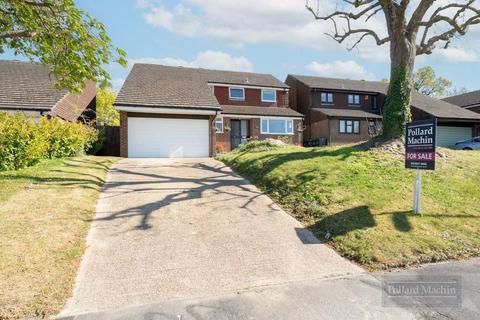 4 bed property, in Ridge Langley, £700,000