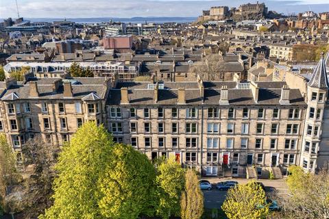 2 bed property, in Glengyle Terrace, £675,000
