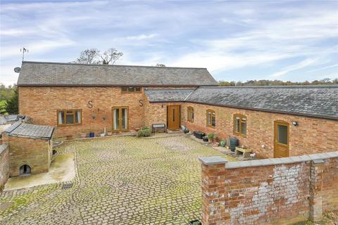 3 bed property, in Thrones Barn, £880,000