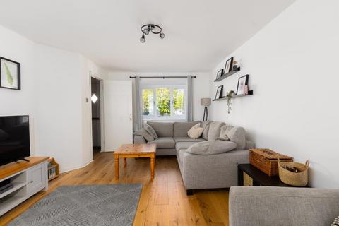 3 bed property, in Daws Court, £335,000