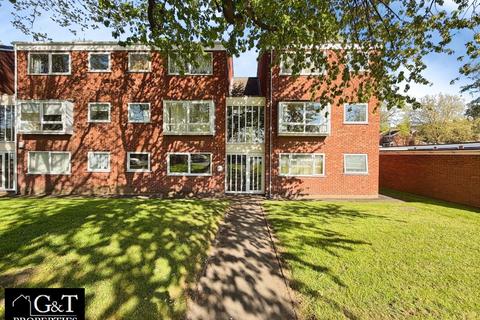 1 bed property, in Netherend Lane, £100,000