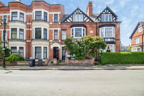 9 bed property, in Ashleigh Road, £395,000
