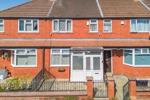 2 bed property, in Grainger Avenue, £220,000