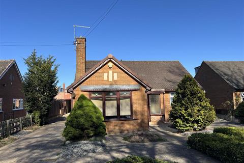 2 bed property, in Middleton Lane, £295,000