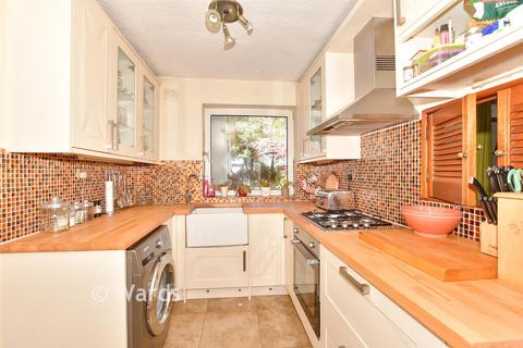 2 bed property, in Charles Crescent, £230,000
