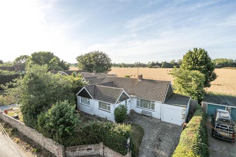 3 bed property, in Poling, £500,000