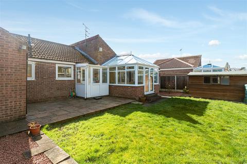 3 bed property, in Farmstead Rise, £390,000