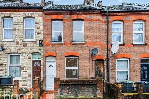 3 bed property, in Butlin Road, £265,000