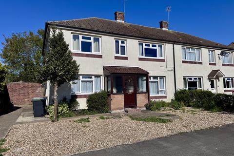 2 bed property, in Manderston Road, £120,000
