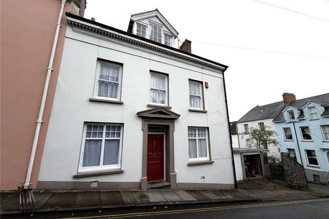 5 bed property, in Goat Street, £260,000