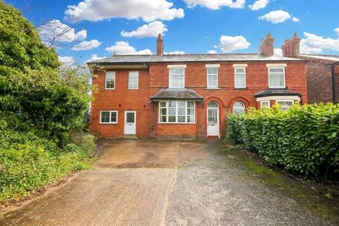 6 bed property, in Sandy Lane, £400,000