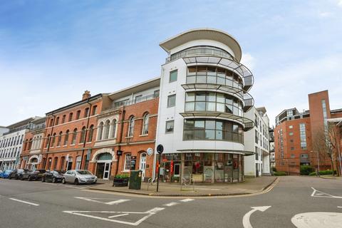 1 bed property, in Sheepcote Street, £100,000