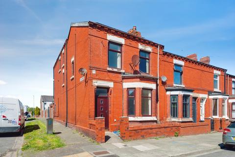 5 bed property, in New Street, £180,000