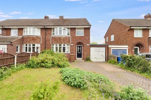3 bed property, in 62 Blenheim Drive, £200,000