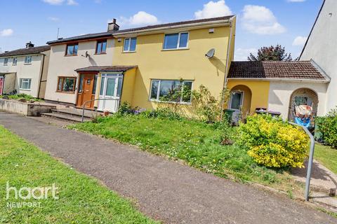 3 bed property, in Tynewydd Avenue, £190,000