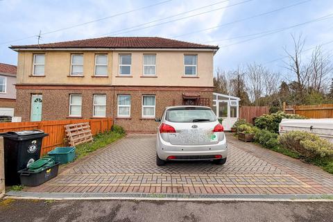 2 bed property, in Thiery Road, £220,000
