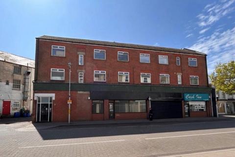 4 bed property, in Imperial Buildings, £370,000
