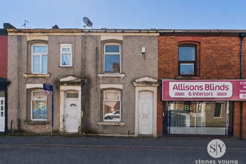 2 bed property, in New Wellington Street, £75,000