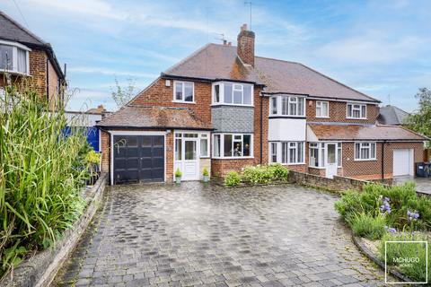 3 bed property, in Lelant Grove, £475,000