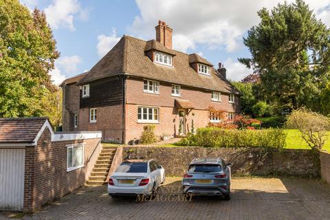 5 bed property, in East Street, £1,375,000