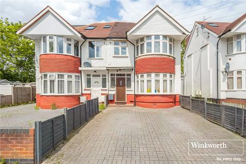 1 bed property, in Barford Close, £275,000