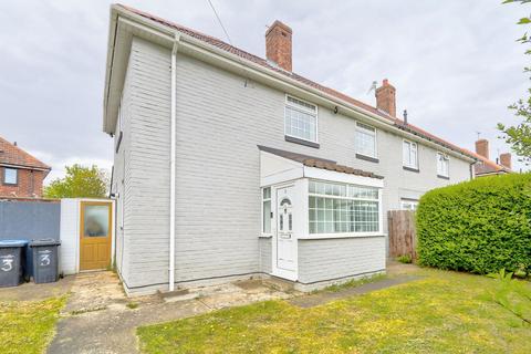 3 bed property, in Midhurst Road, £130,000