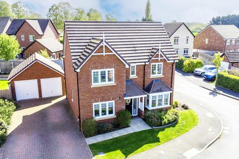 4 bed property, in Pavilion Way, £470,000