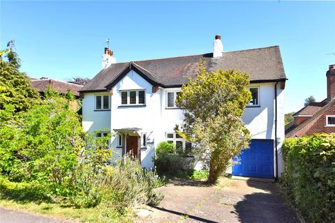 5 bed property, in Chipstead Way, £795,000