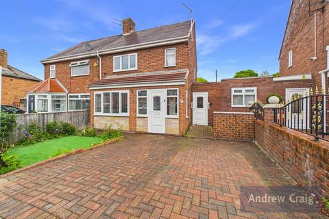 2 bed property, in Woodside Terrace, £140,000