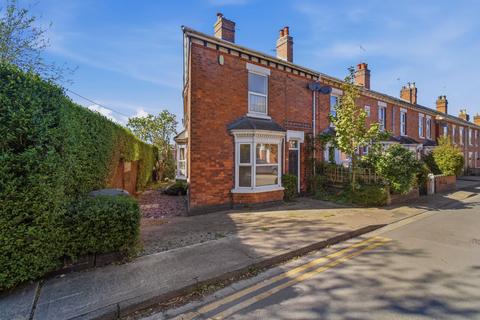 2 bed property, in Albany Road, £235,000