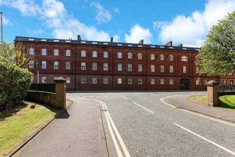 2 bed property, in Bell Street, £150,000