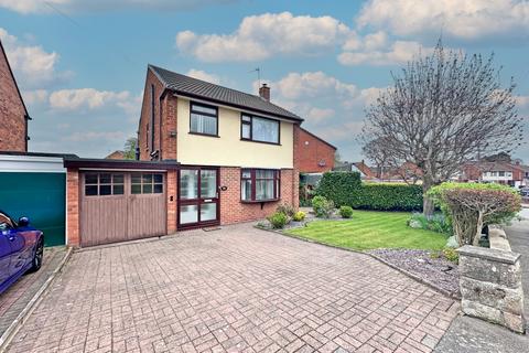 3 bed property, in Milldale Crescent, £300,000