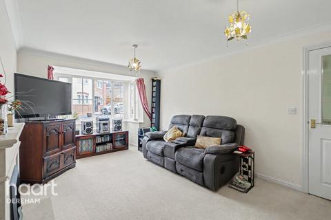 4 bed property, in Byron Avenue, £325,000