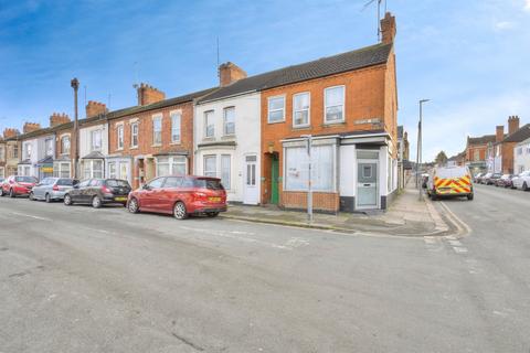 2 bed property, in Euston Road, £100,000