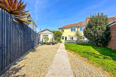 4 bed property, in Rhode Lane, £250,000
