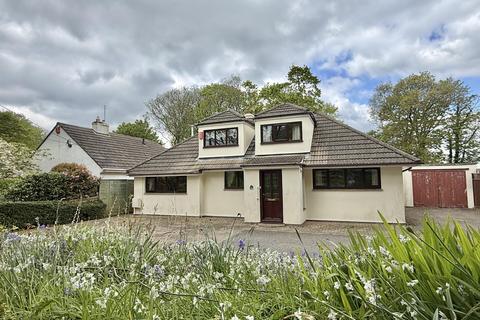 3 bed property, in Old Coach Road, £549,500