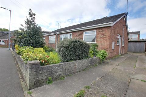 2 bed property, in Astral Way, £140,000