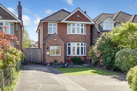 3 bed property, in Ewe Lamb Lane, £375,000