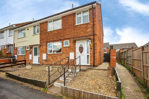 3 bed property, in Wren Close, £185,000