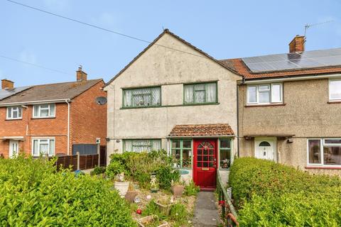 3 bed property, in Meadow Close, £180,000