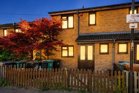 3 bed property, in Penrhyn Crescent, £550,000
