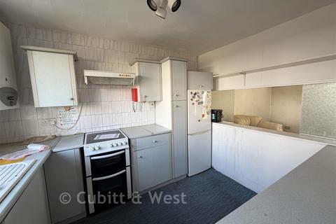 3 bed property, in Regency Walk, £375,000