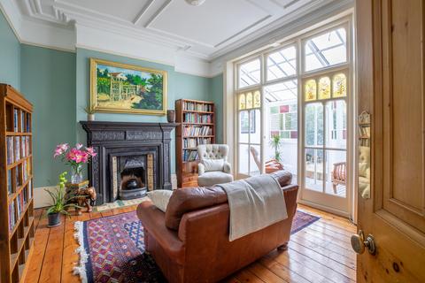 6 bed property, in Mount View Road, £2,000,000