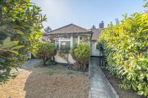 3 bed property, in Oregon Square, £500,000
