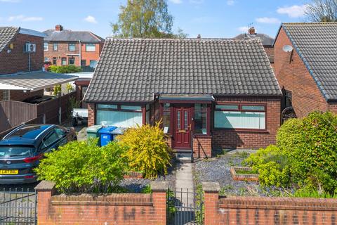2 bed property, in Diane Road, £220,000